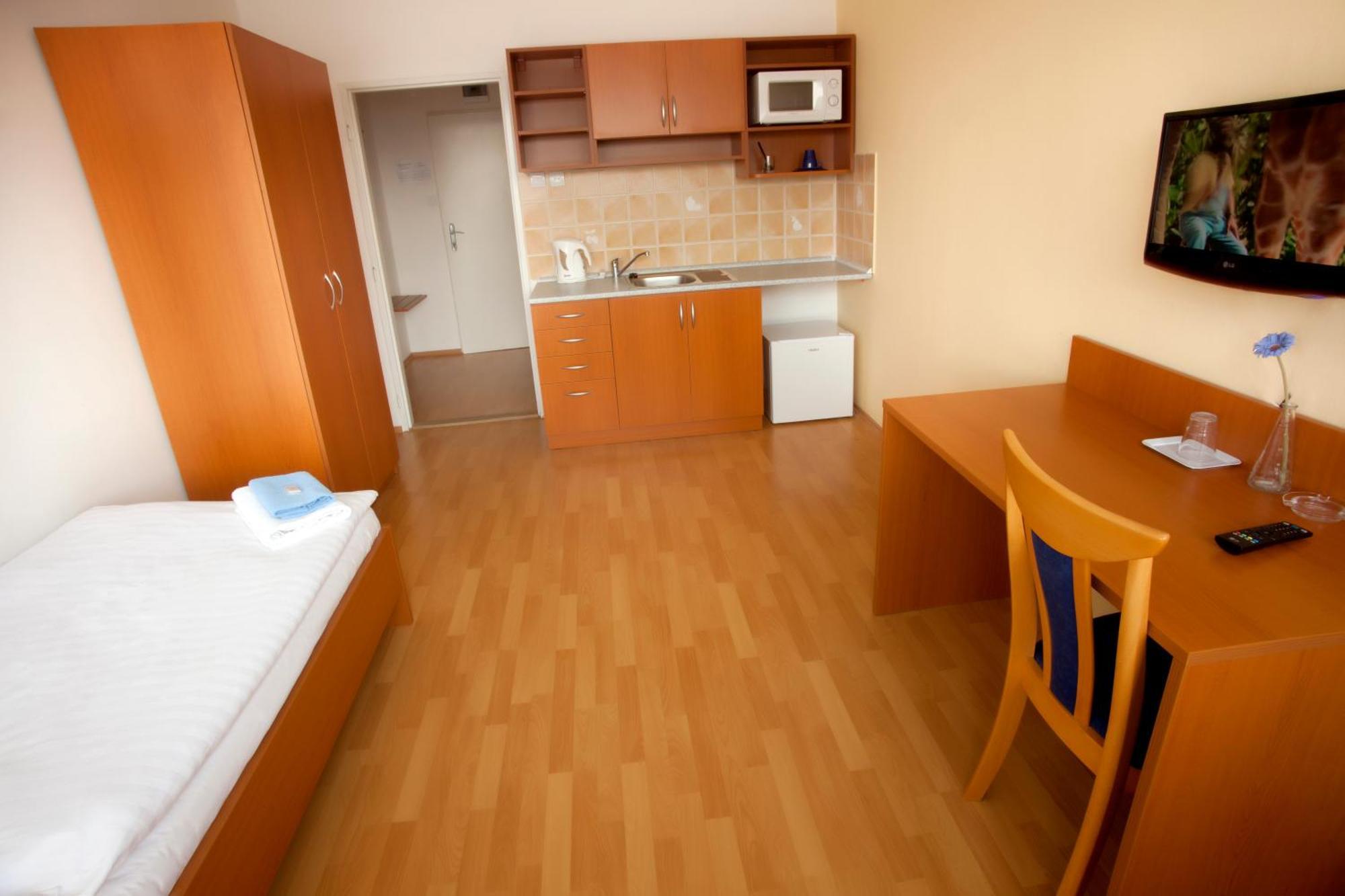 Hotel Veronika ออสตราวา ภายนอก รูปภาพ