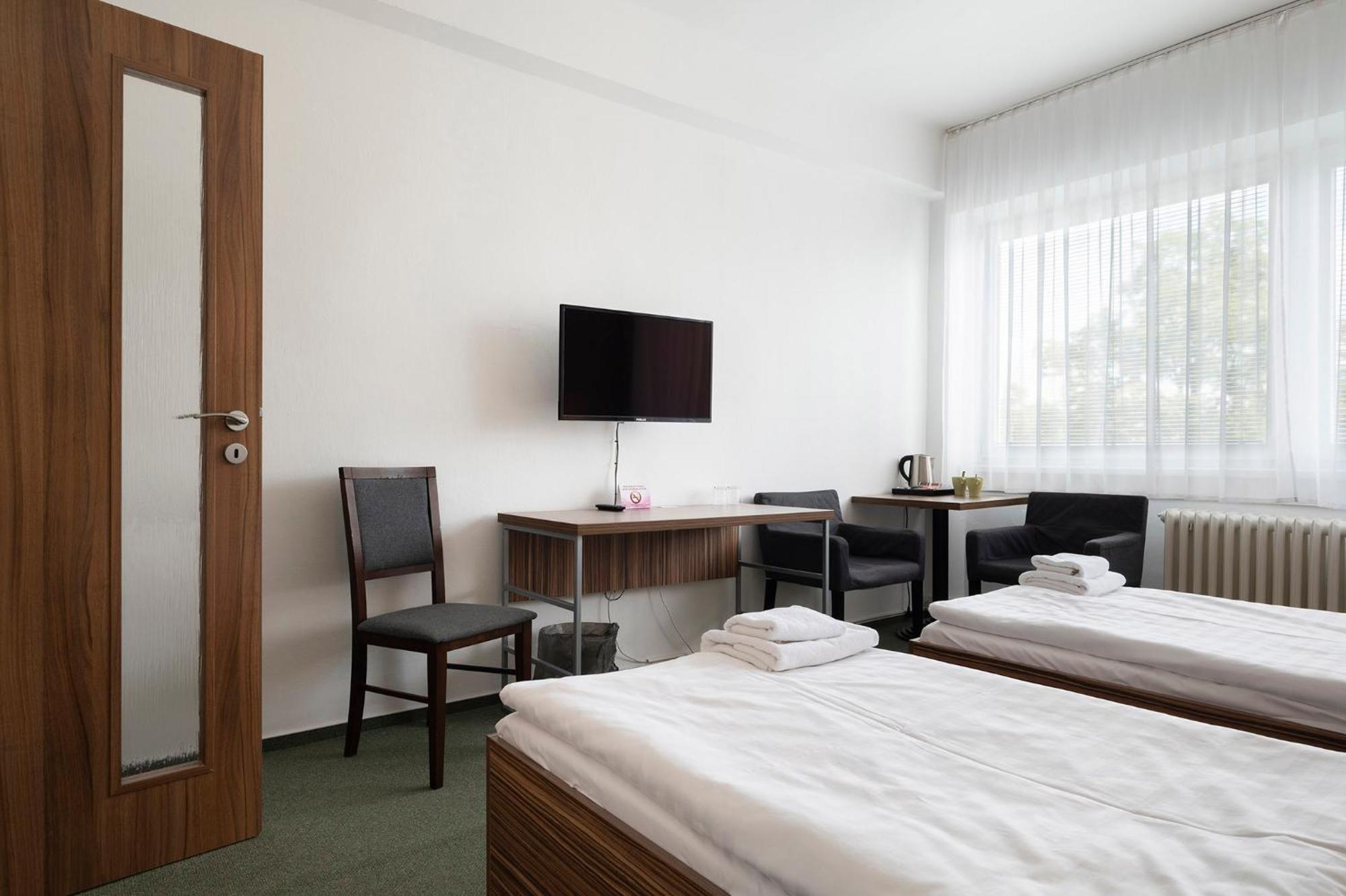 Hotel Veronika ออสตราวา ภายนอก รูปภาพ