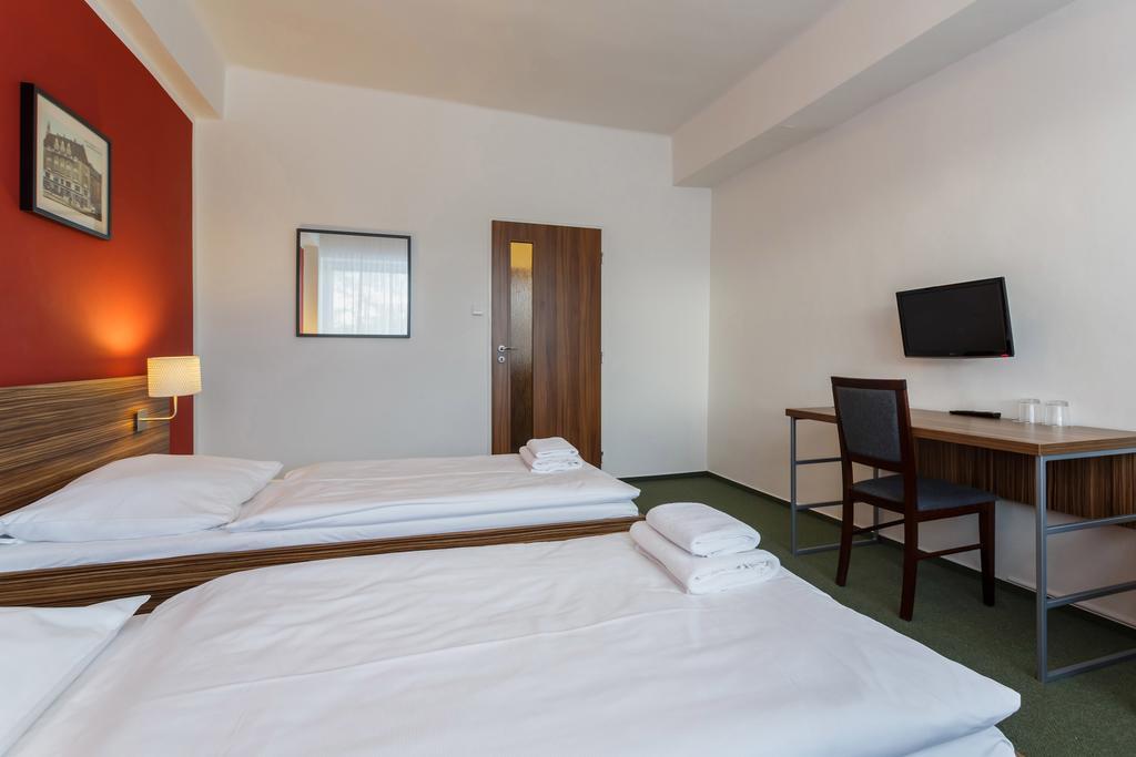 Hotel Veronika ออสตราวา ภายนอก รูปภาพ