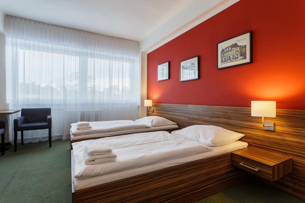 Hotel Veronika ออสตราวา ภายนอก รูปภาพ